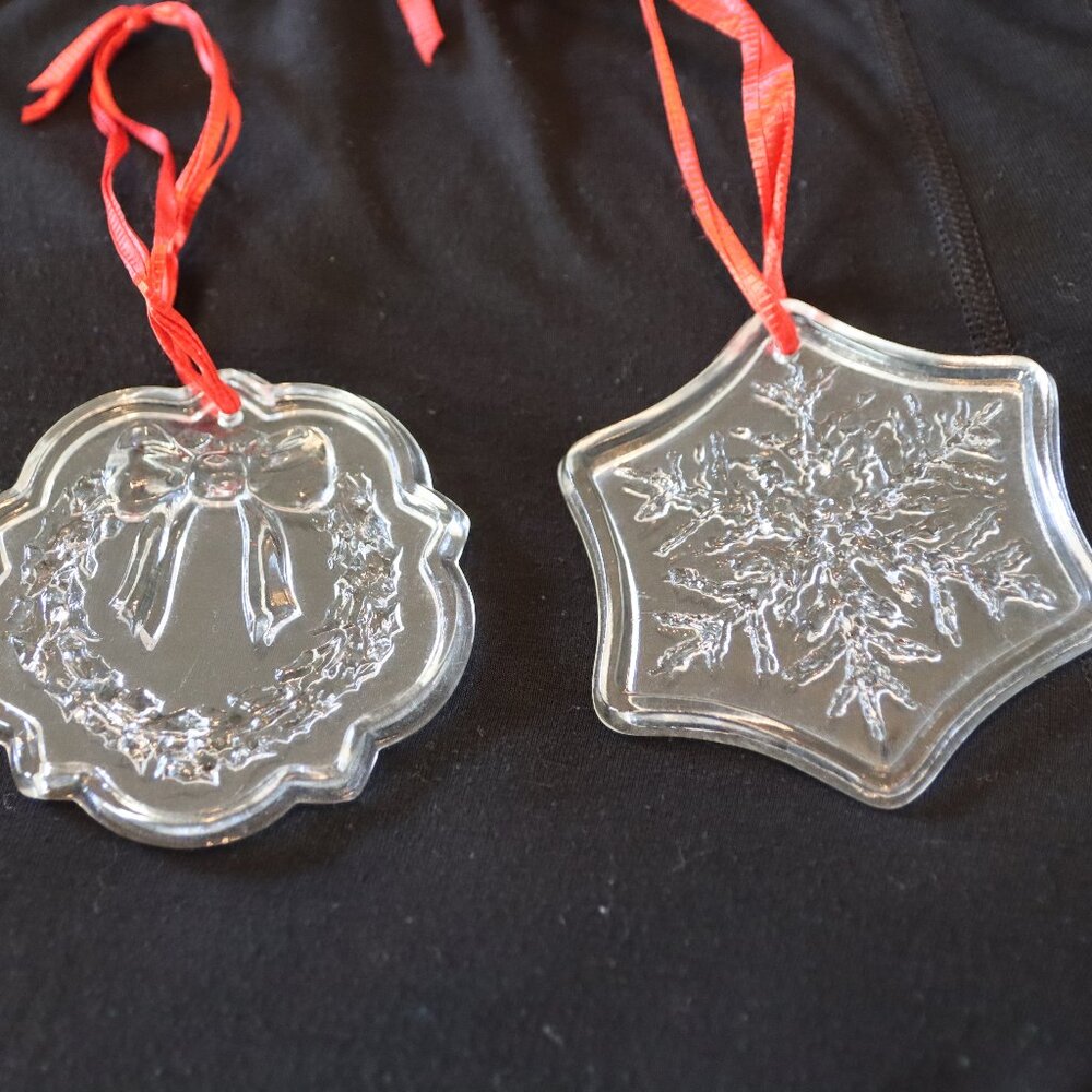 Fostoria Set of 2 Clear Glass Embossed Christmas Tree Ornaments Wreath/SnowFlake